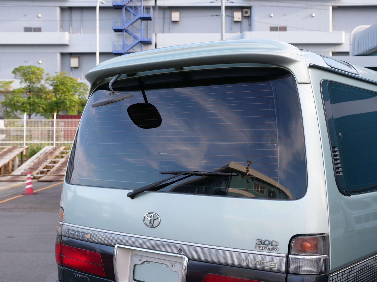 1998 TOYOTA HIACE SUPER CUSTOM 4WD DIESEL VAN