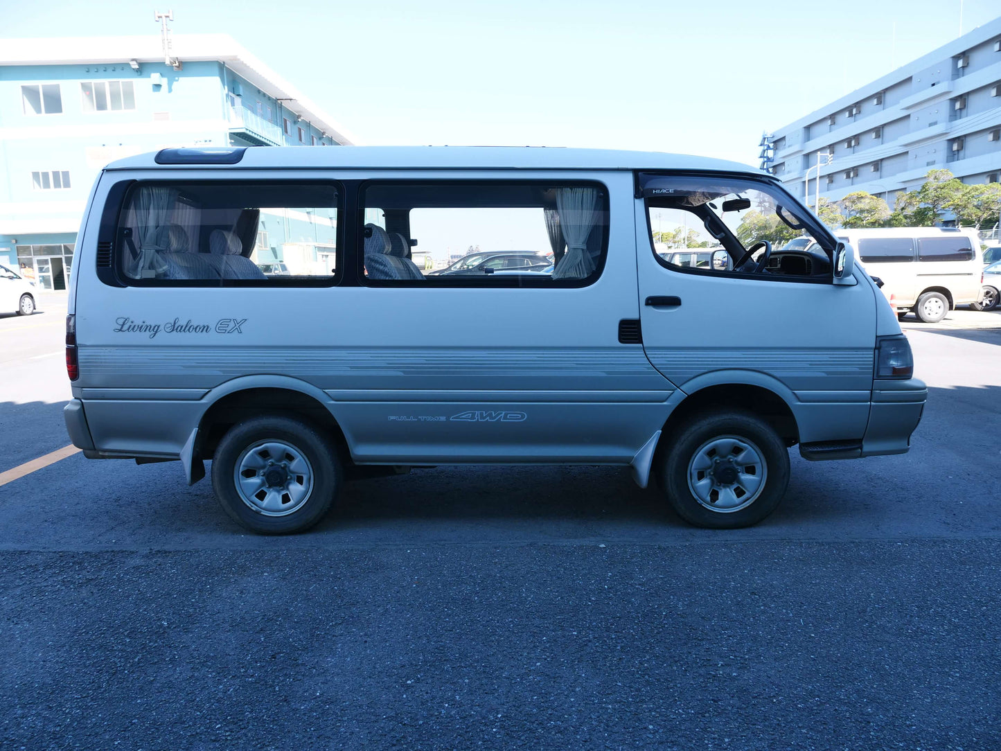 1996 TOYOTA HIACE SUPER CUSTOM 4WD DIESEL VAN