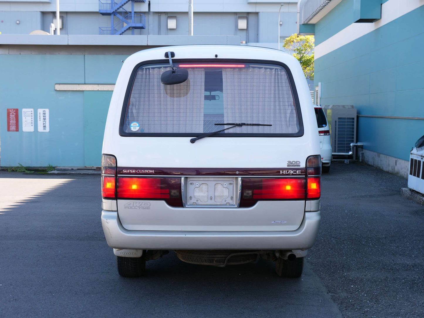 1996 TOYOTA HIACE SUPER CUSTOM 4WD DIESEL VAN