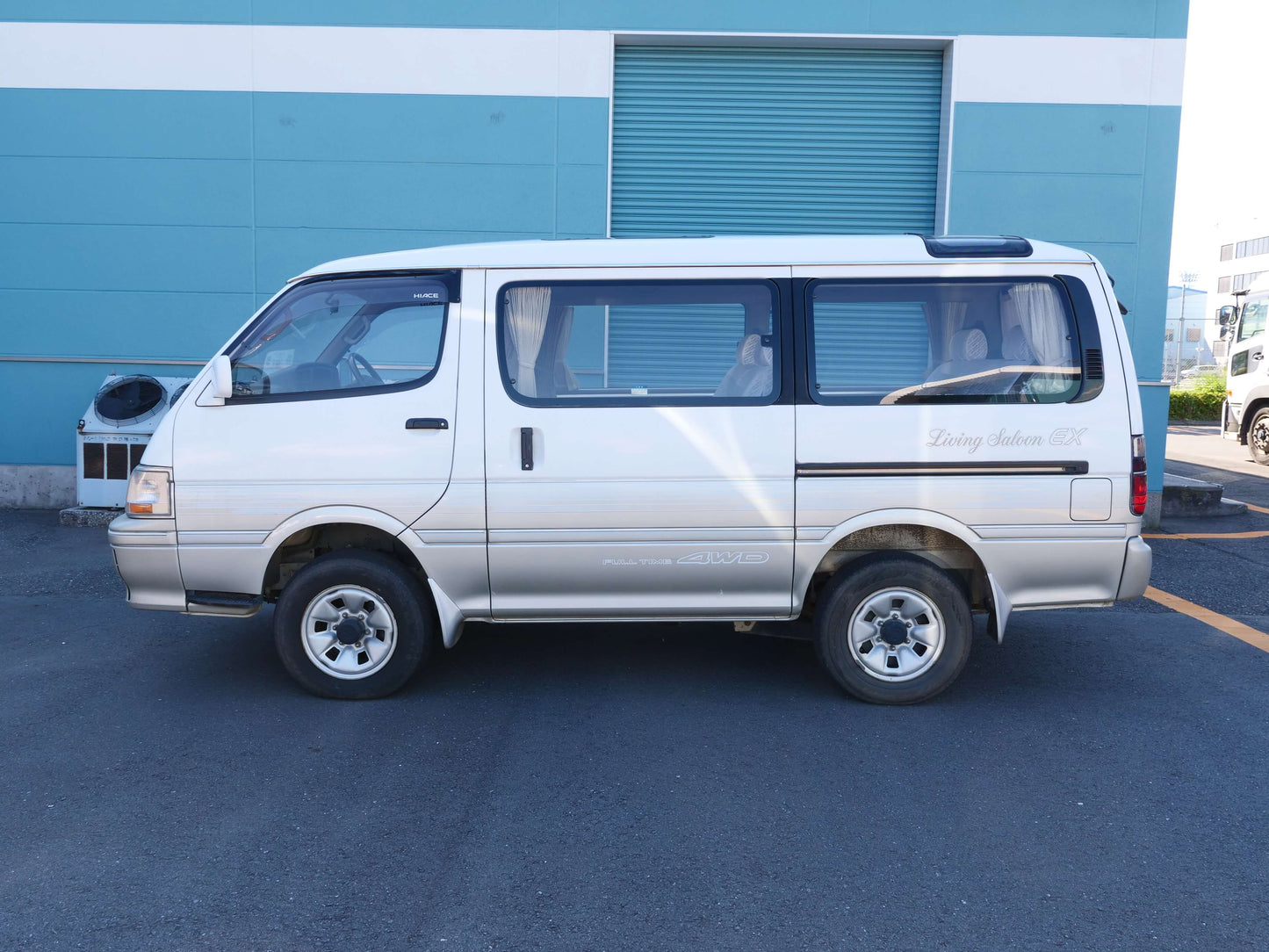 1996 TOYOTA HIACE SUPER CUSTOM 4WD DIESEL VAN