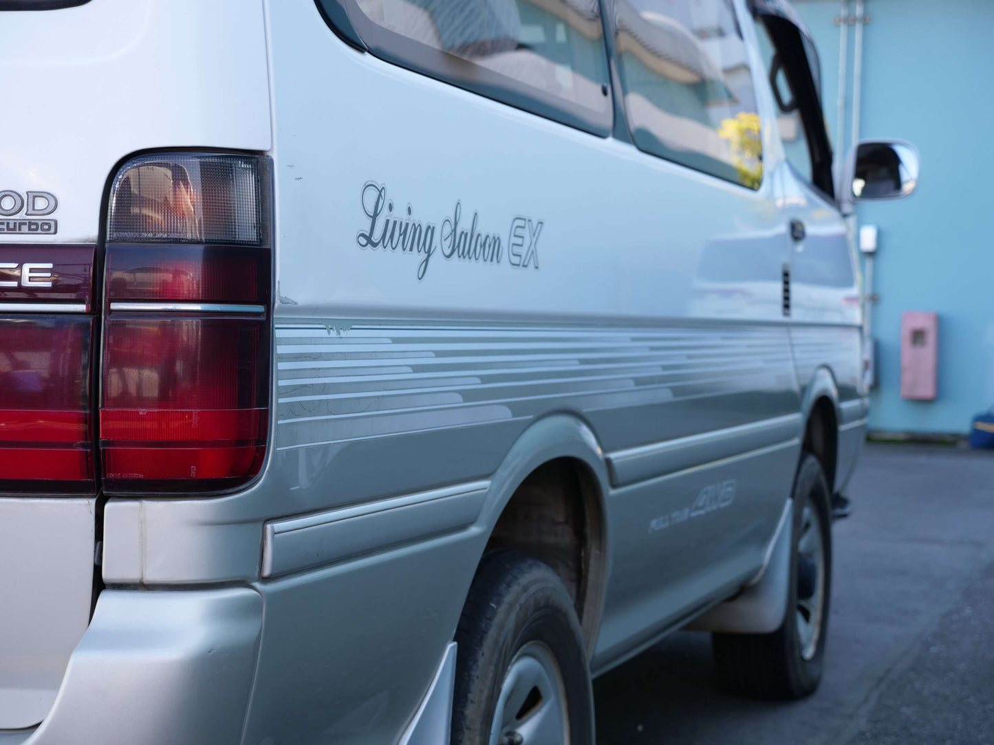 1996 TOYOTA HIACE SUPER CUSTOM 4WD DIESEL VAN