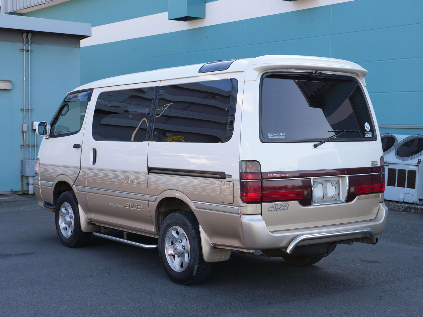 1995 TOYOTA HIACE SUPER CUSTOM LIMITED 4WD DIESEL VAN