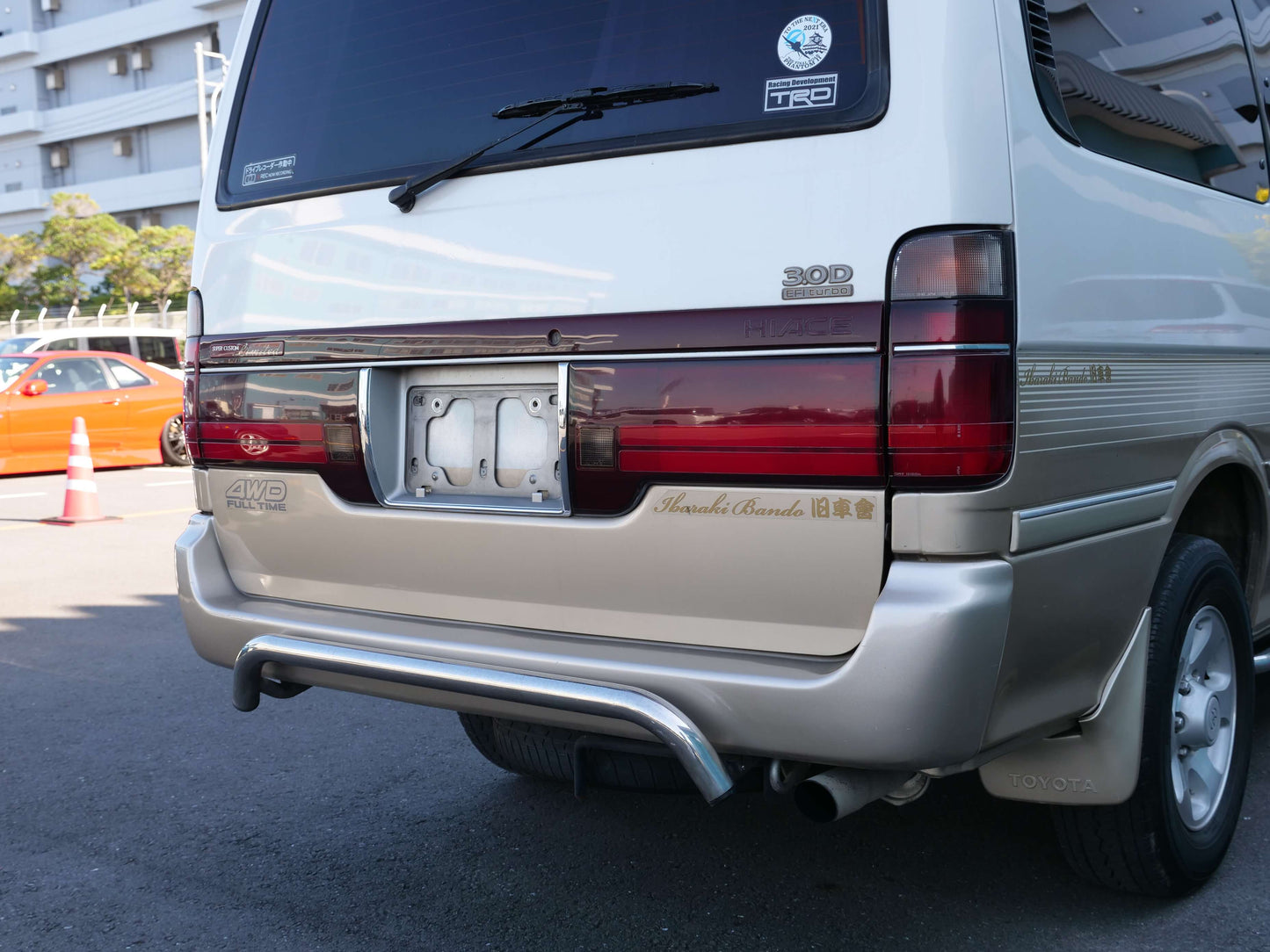 1995 TOYOTA HIACE SUPER CUSTOM LIMITED 4WD DIESEL VAN