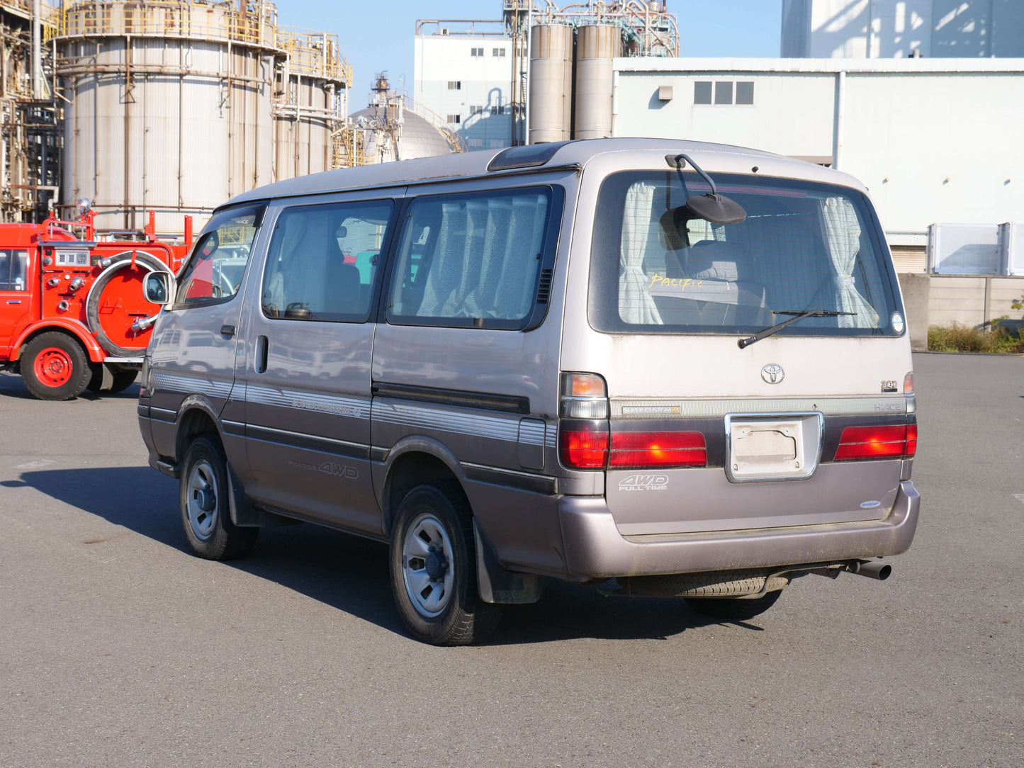 1999 TOYOTA HIACE SUPER CUSTOM 4WD DIESEL VAN