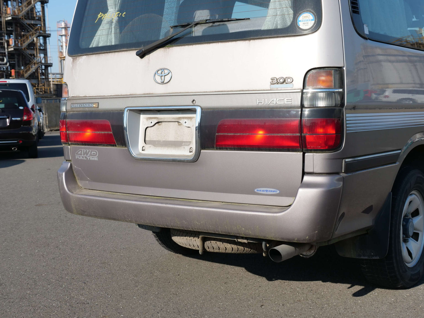 1999 TOYOTA HIACE SUPER CUSTOM 4WD DIESEL VAN