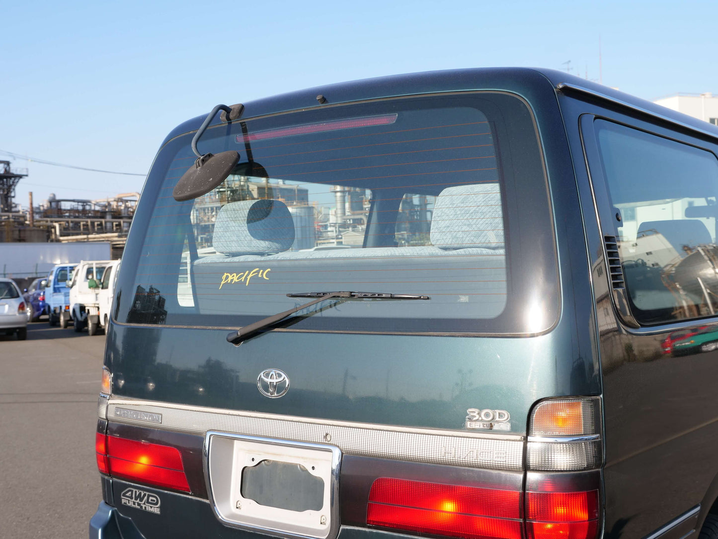 1998 TOYOTA HIACE SUPER CUSTOM 4WD DIESEL VAN