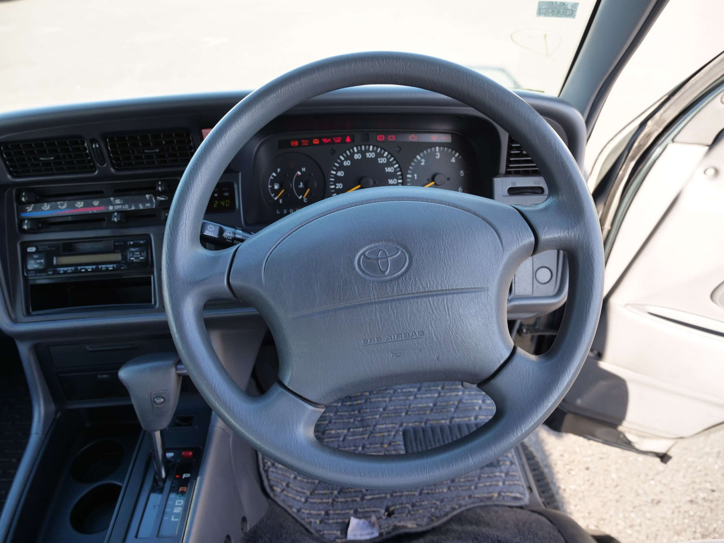 1998 TOYOTA HIACE SUPER CUSTOM 4WD DIESEL VAN