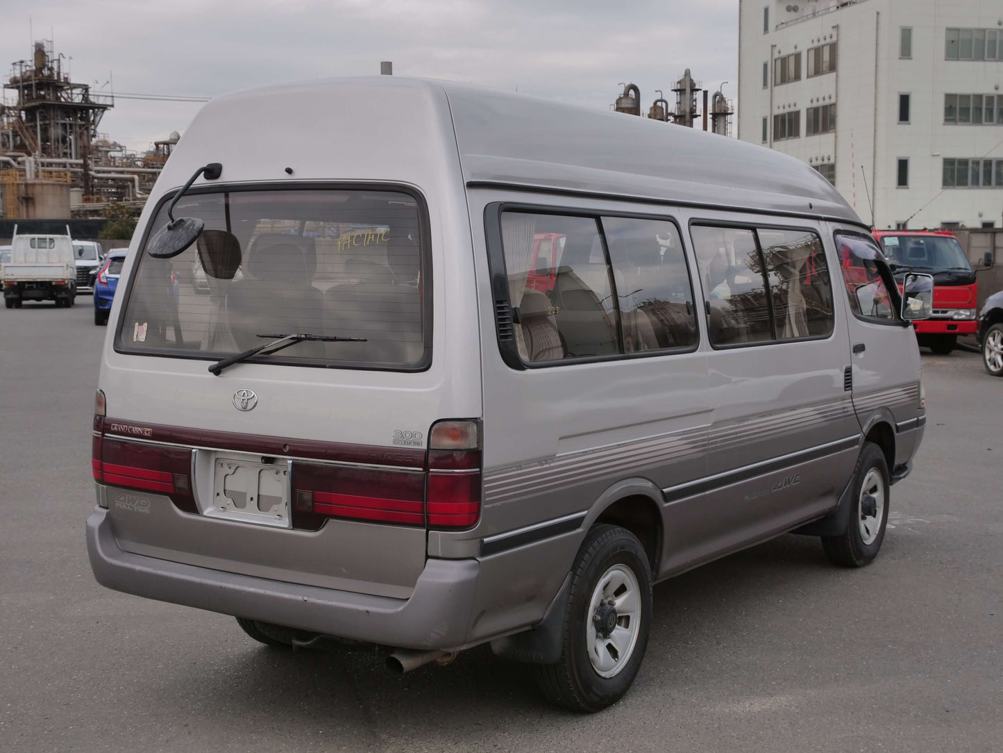 1999 TOYOTA HIACE GRAND CABIN HI-ROOF 4WD VAN