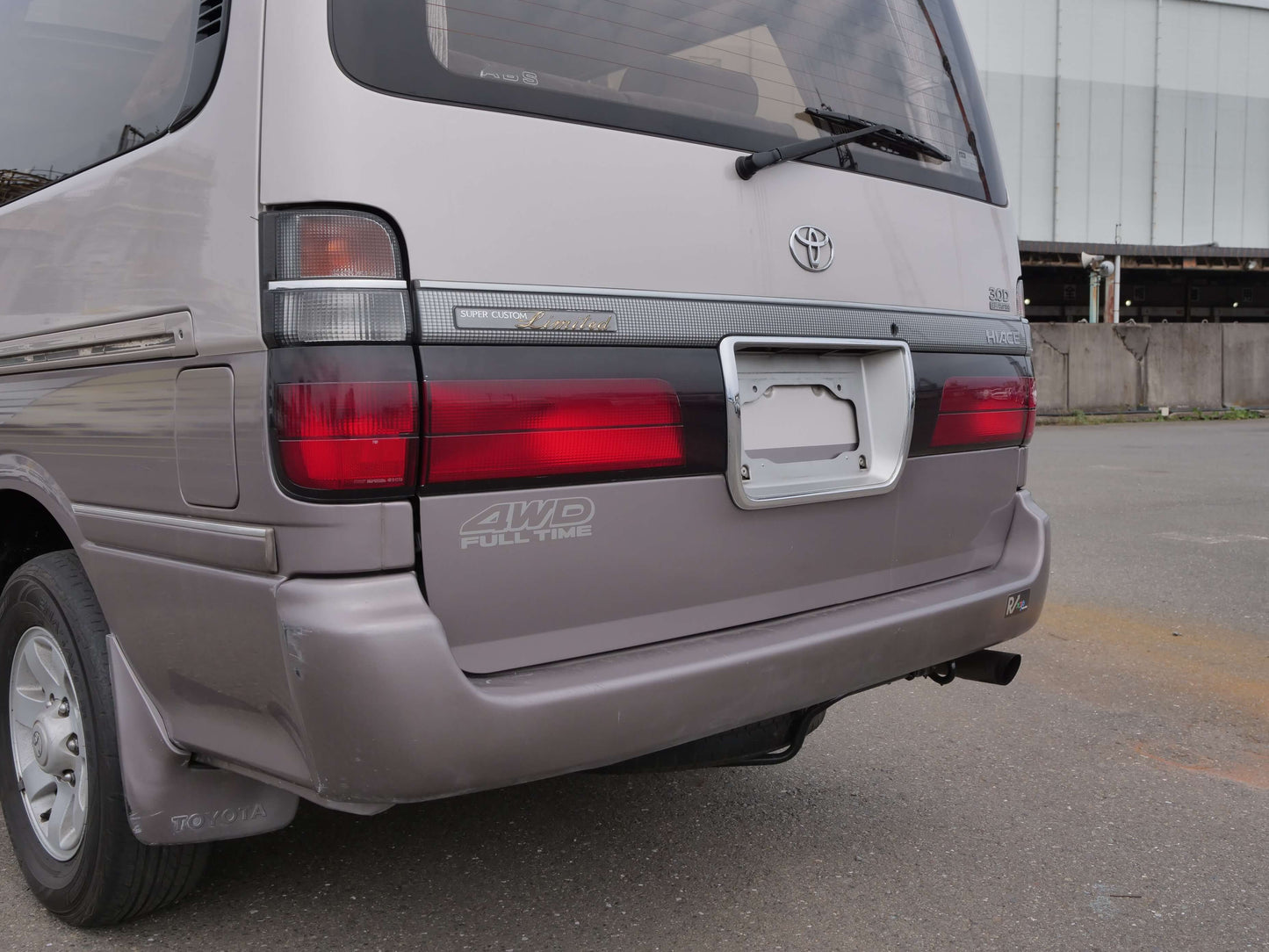1998 TOYOTA HIACE SUPER CUSTOM LIMITED 4WD VAN