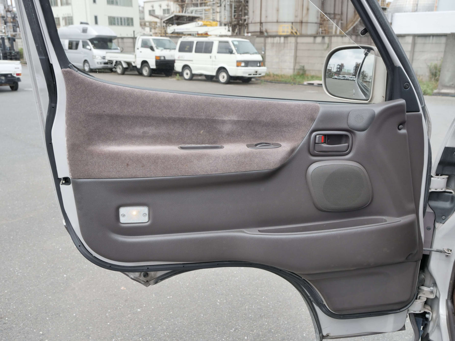 1998 TOYOTA HIACE SUPER CUSTOM LIMITED 4WD VAN