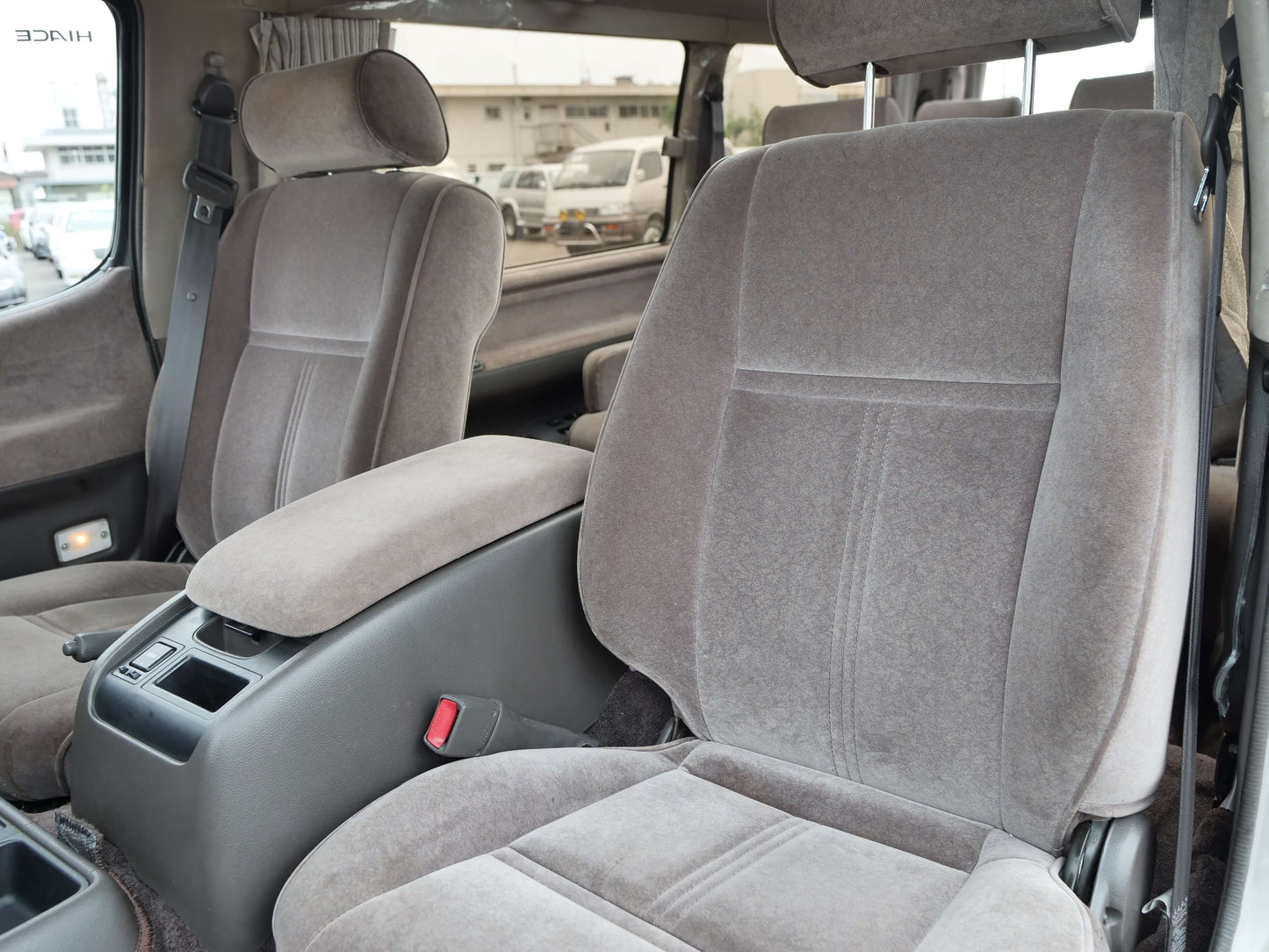1998 TOYOTA HIACE SUPER CUSTOM LIMITED 4WD VAN