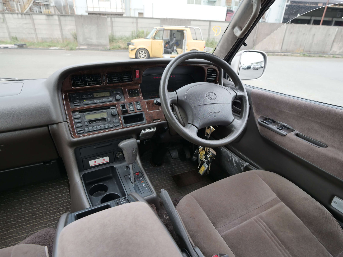 1998 TOYOTA HIACE SUPER CUSTOM LIMITED 4WD VAN