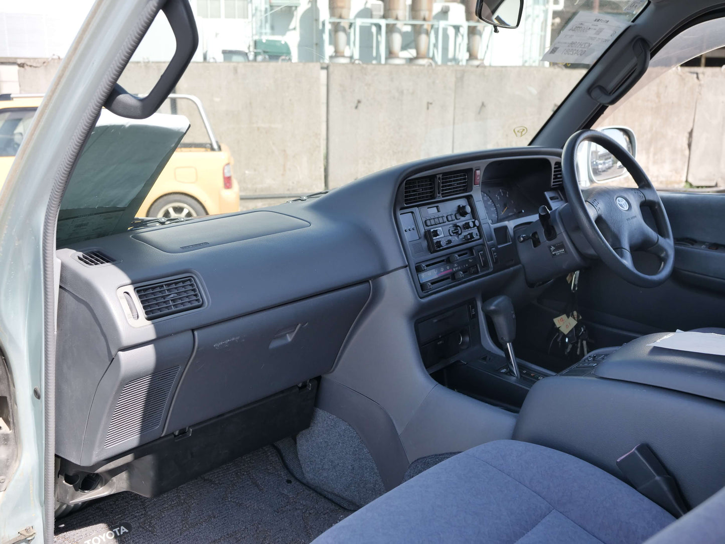 2000 TOYOTA HIACE SUPER CUSTOM 4WD VAN
