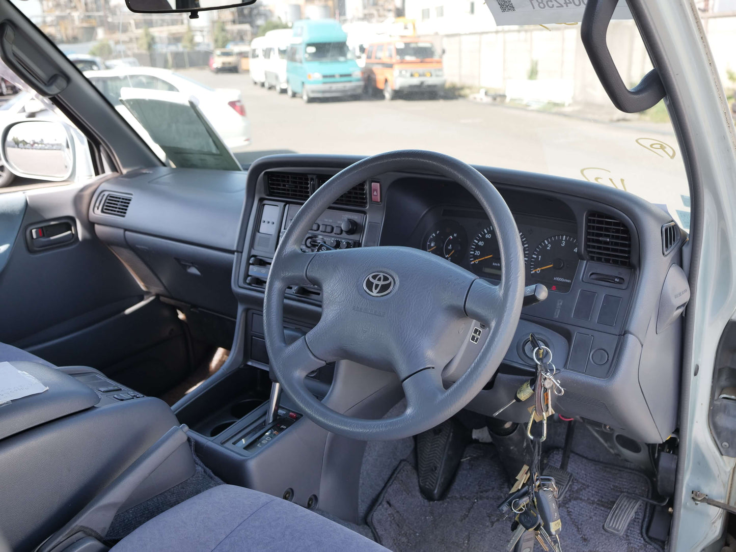 2000 TOYOTA HIACE SUPER CUSTOM 4WD VAN