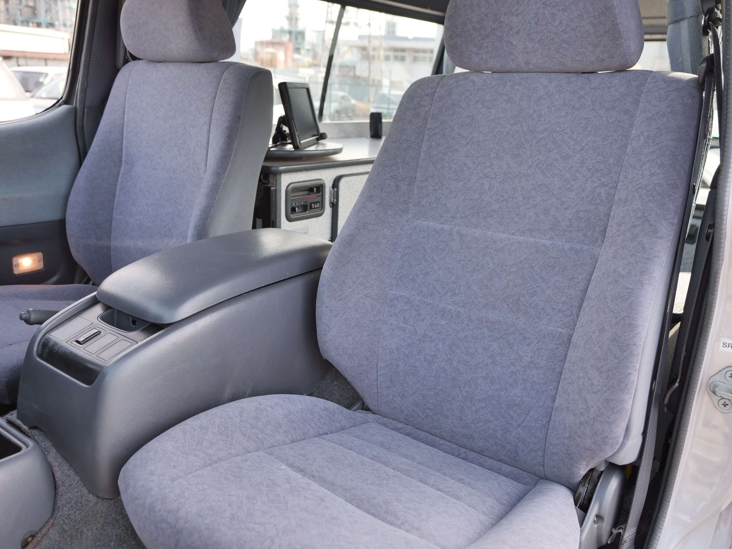 2000 TOYOTA HIACE Hi-ROOF 4wd Campervan