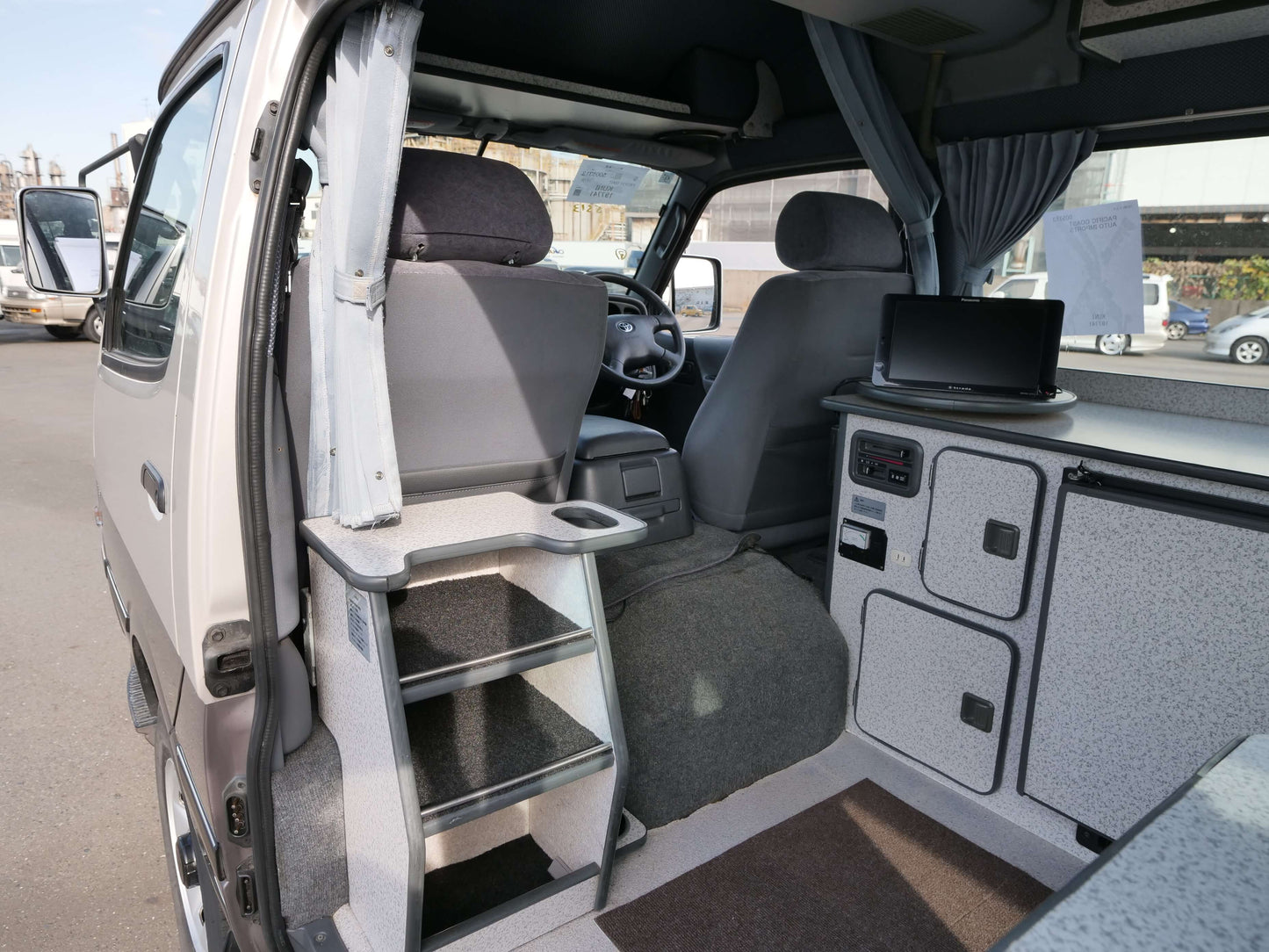 2000 TOYOTA HIACE Hi-ROOF 4wd Campervan