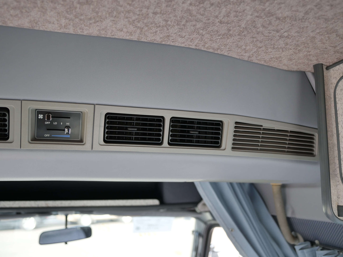 2000 TOYOTA HIACE Hi-ROOF 4wd Campervan