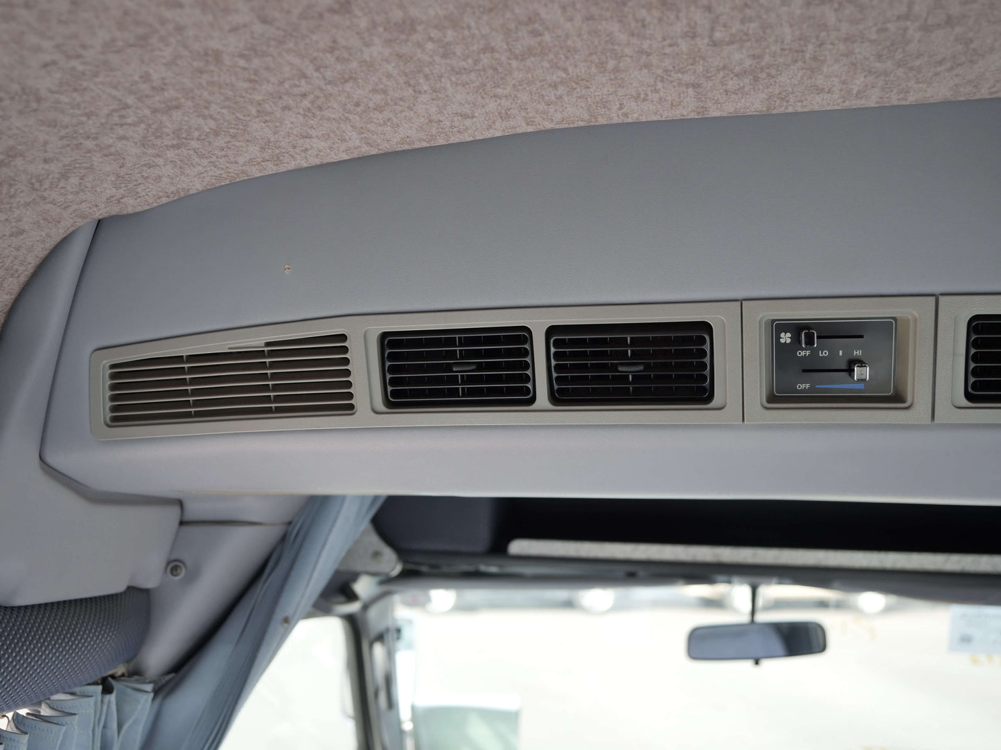 2000 TOYOTA HIACE Hi-ROOF 4wd Campervan