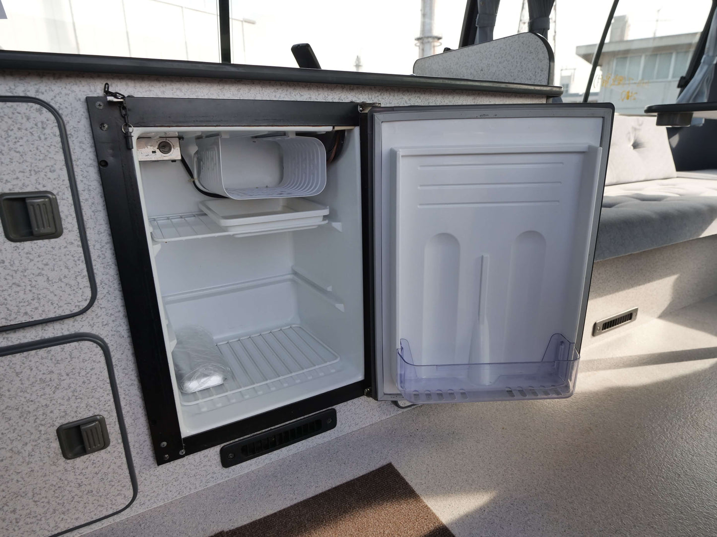 2000 TOYOTA HIACE Hi-ROOF 4wd Campervan