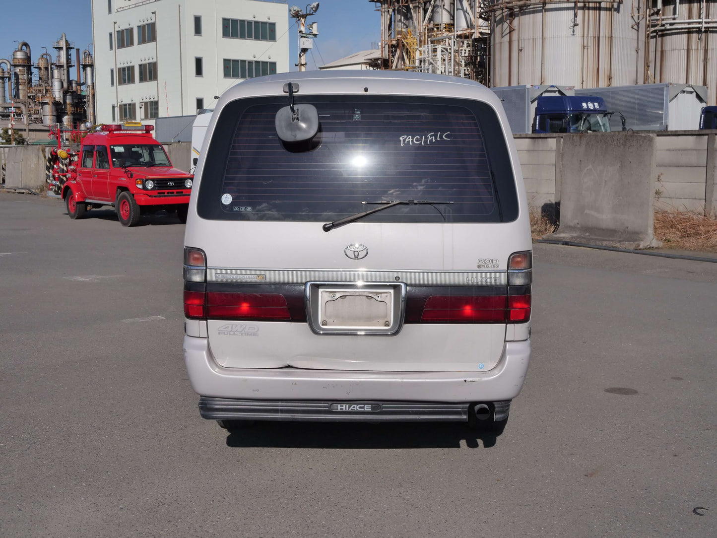 1996 TOYOTA HIACE SUPER CUSTOM 4WD DIESEL VAN