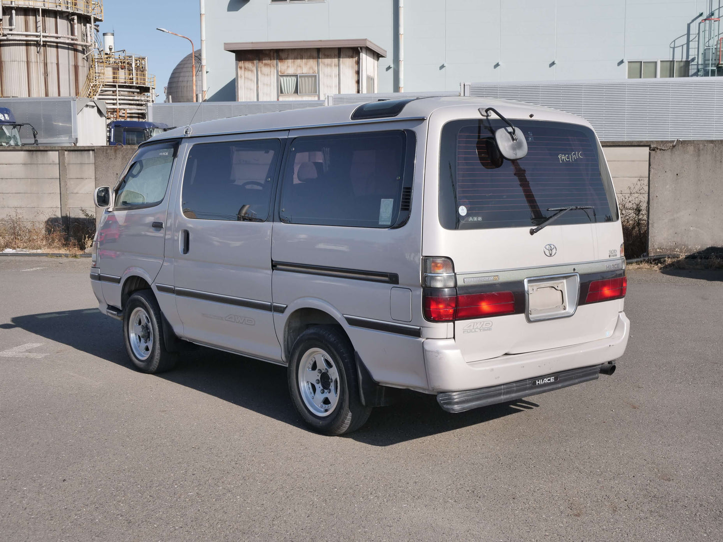 1996 TOYOTA HIACE SUPER CUSTOM 4WD DIESEL VAN