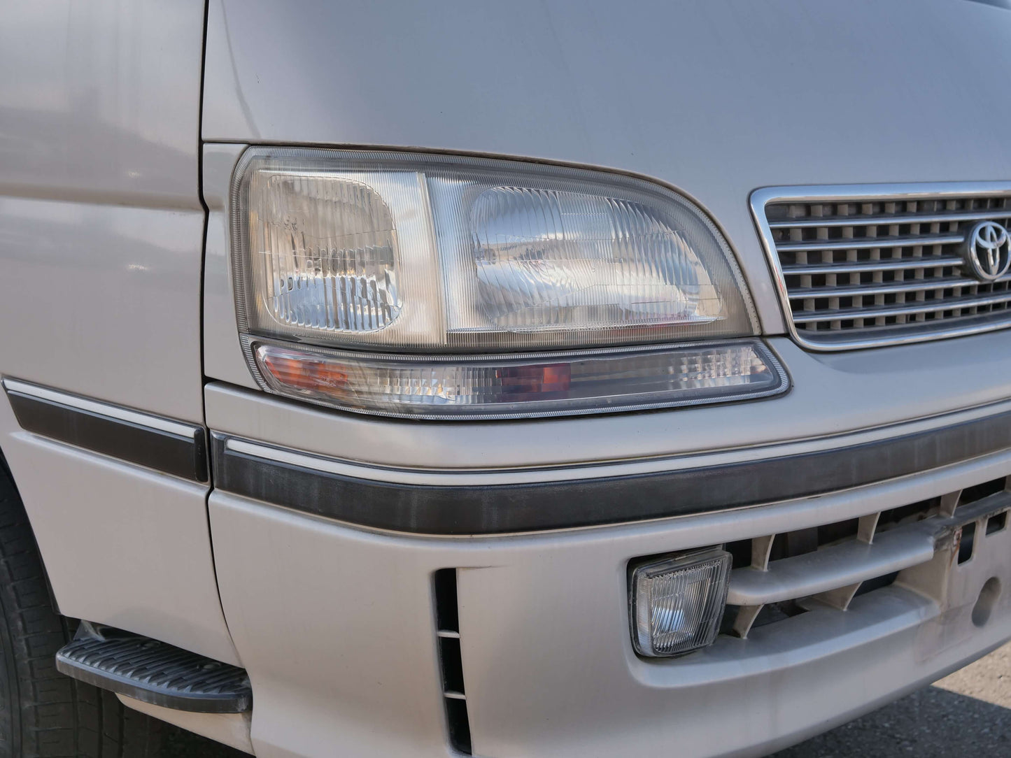 1996 TOYOTA HIACE SUPER CUSTOM 4WD DIESEL VAN