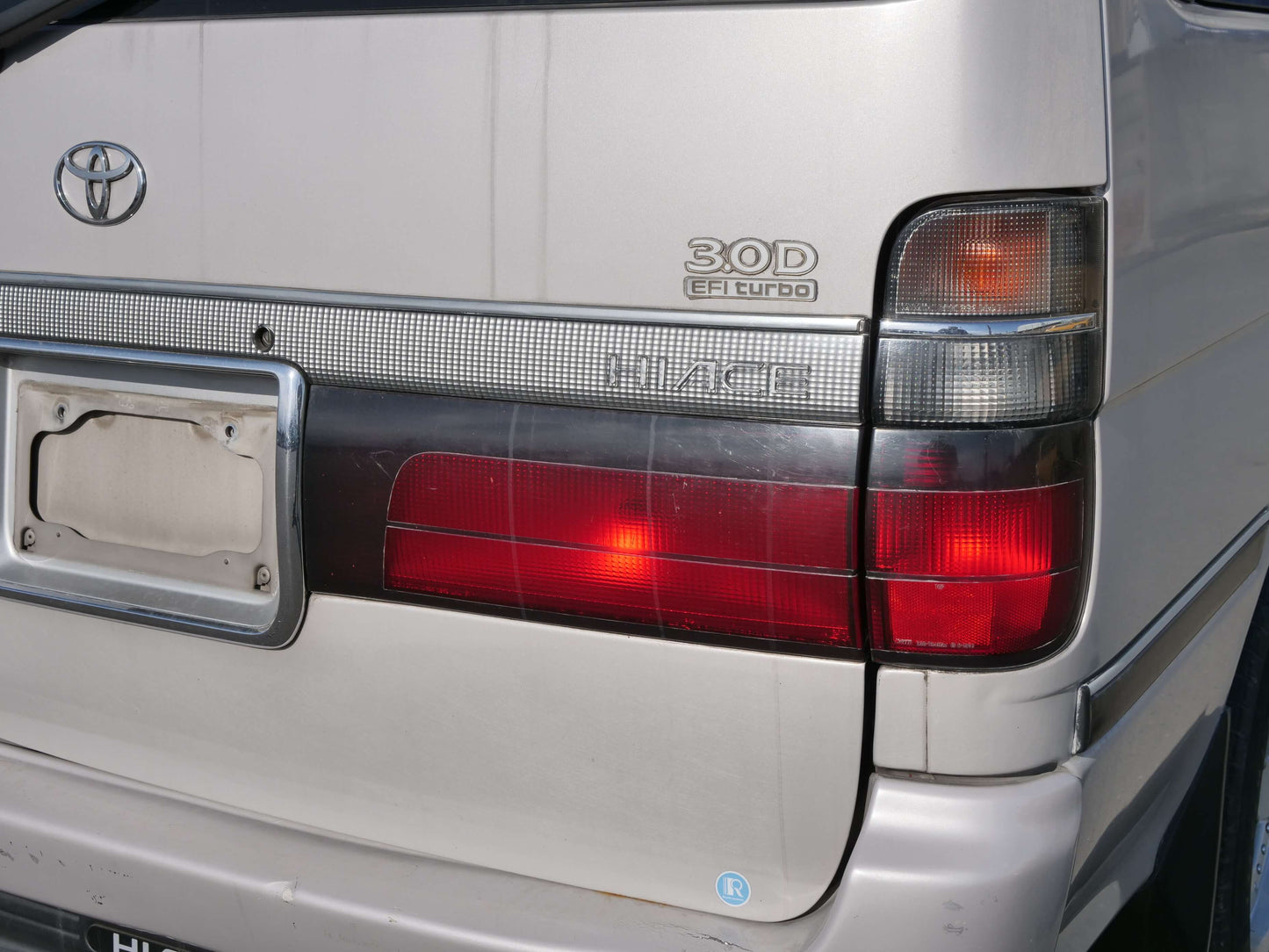 1996 TOYOTA HIACE SUPER CUSTOM 4WD DIESEL VAN