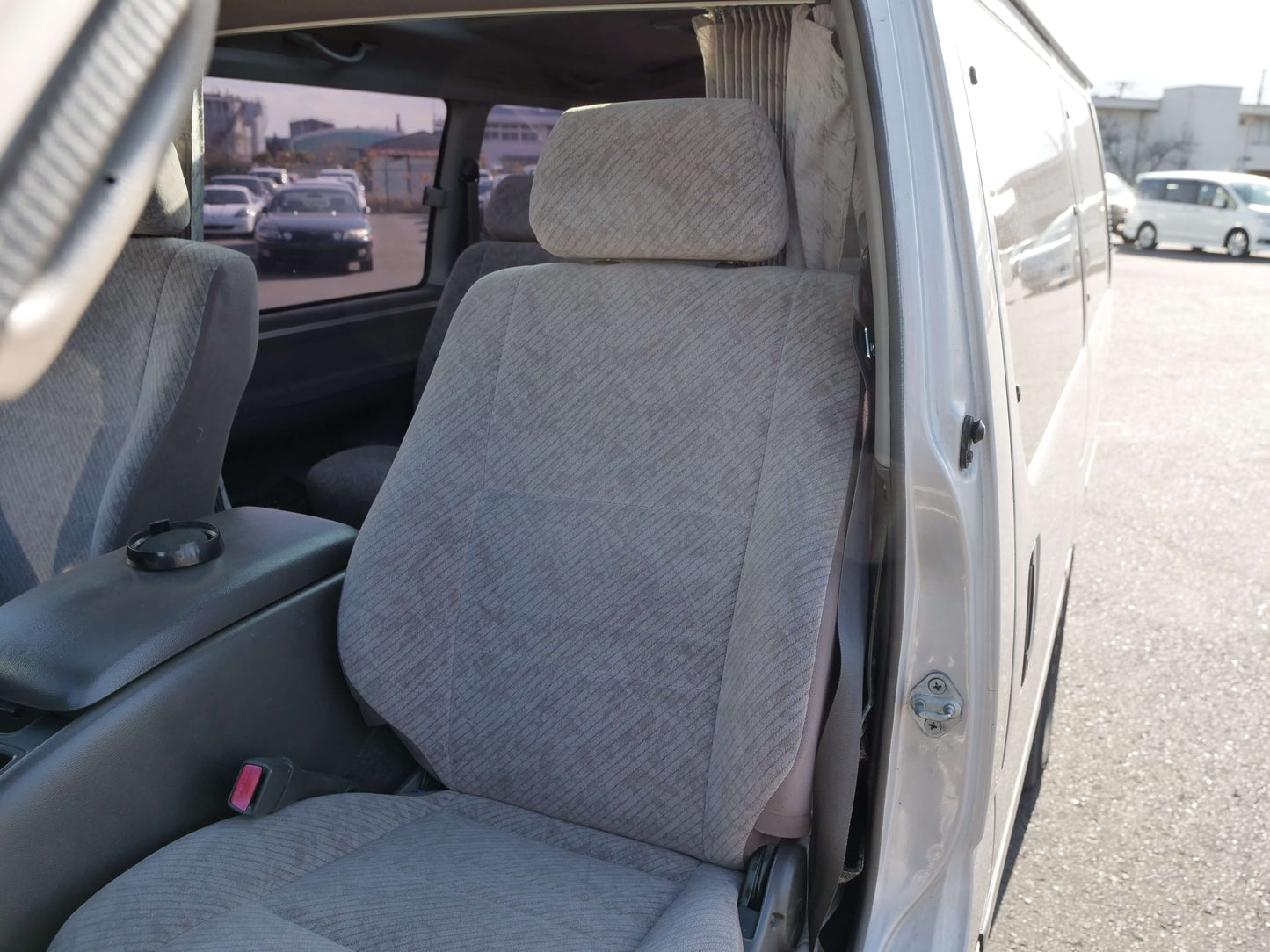 1996 TOYOTA HIACE SUPER CUSTOM 4WD DIESEL VAN