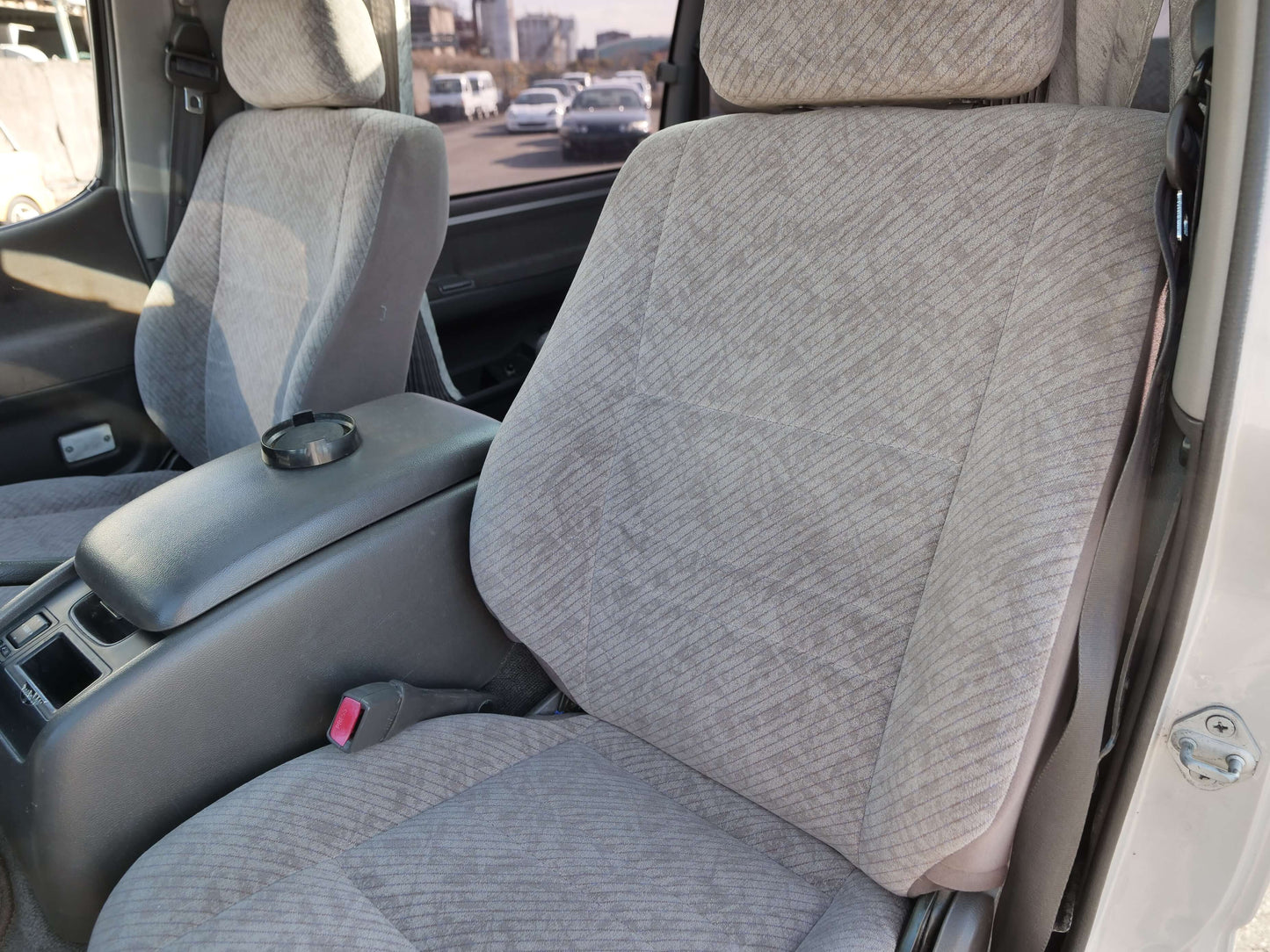 1996 TOYOTA HIACE SUPER CUSTOM 4WD DIESEL VAN