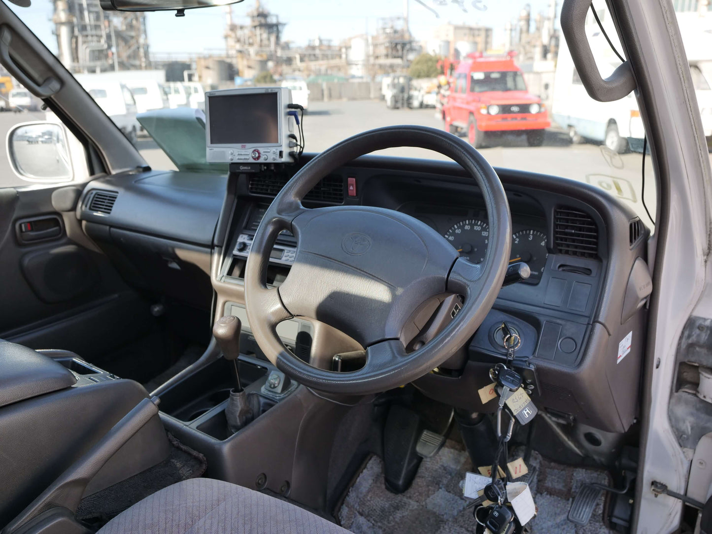 1996 TOYOTA HIACE SUPER CUSTOM 4WD DIESEL VAN