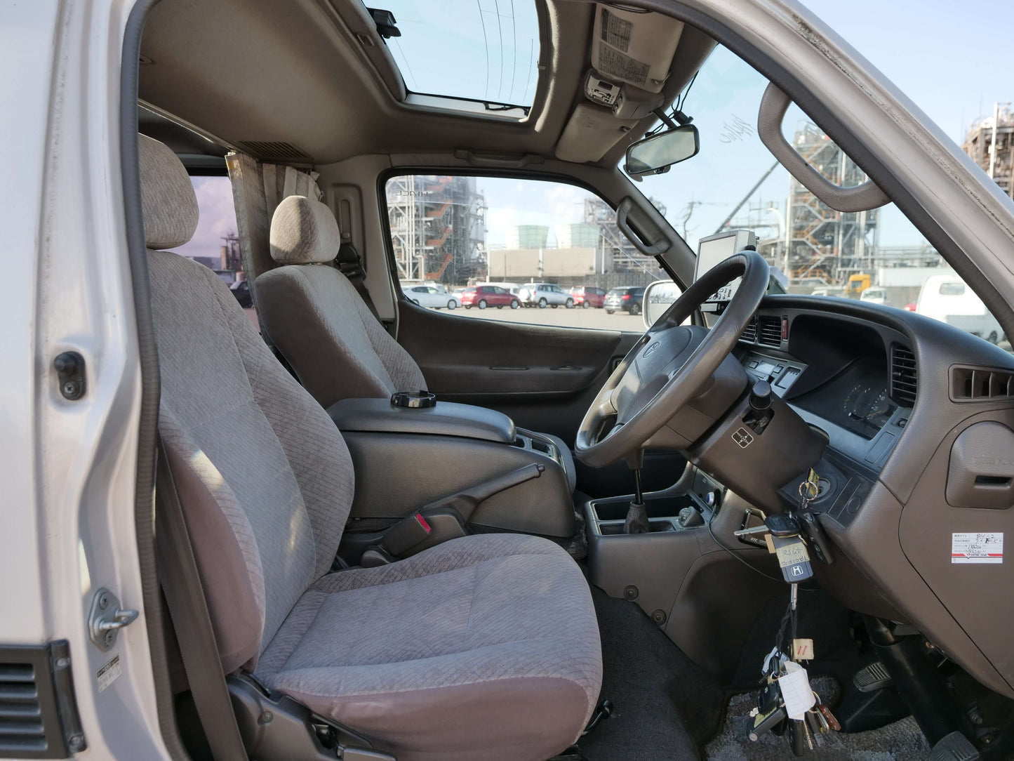 1996 TOYOTA HIACE SUPER CUSTOM 4WD DIESEL VAN