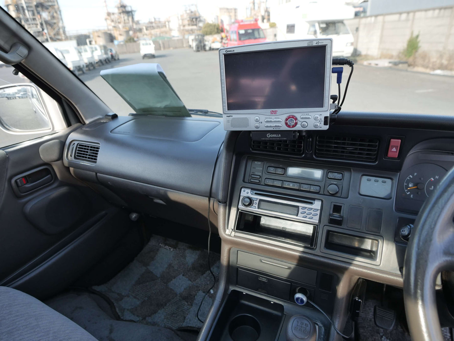 1996 TOYOTA HIACE SUPER CUSTOM 4WD DIESEL VAN