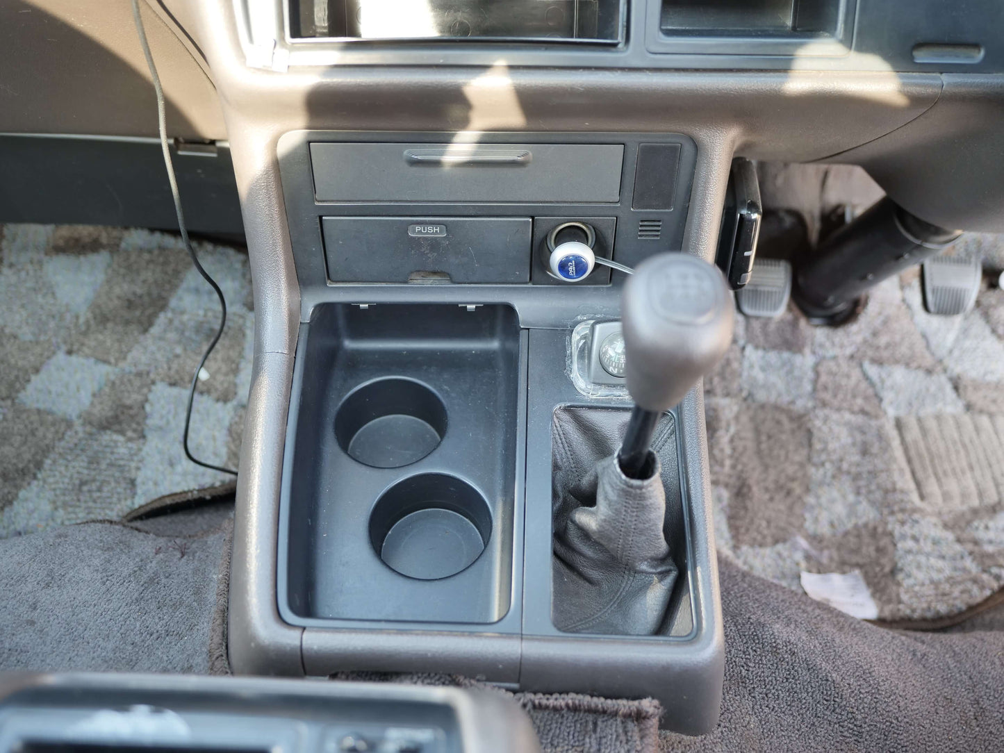 1996 TOYOTA HIACE SUPER CUSTOM 4WD DIESEL VAN