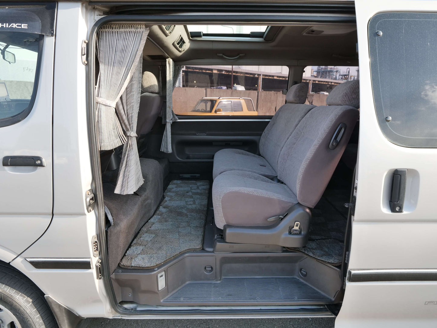 1996 TOYOTA HIACE SUPER CUSTOM 4WD DIESEL VAN
