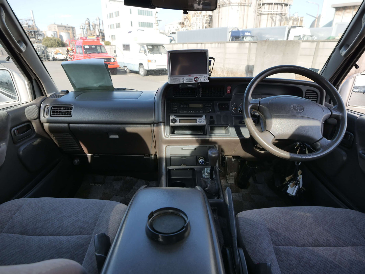 1996 TOYOTA HIACE SUPER CUSTOM 4WD DIESEL VAN