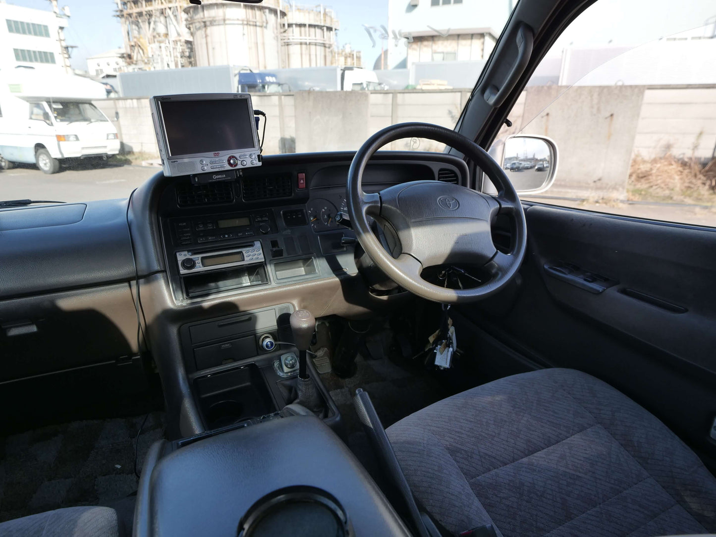 1996 TOYOTA HIACE SUPER CUSTOM 4WD DIESEL VAN