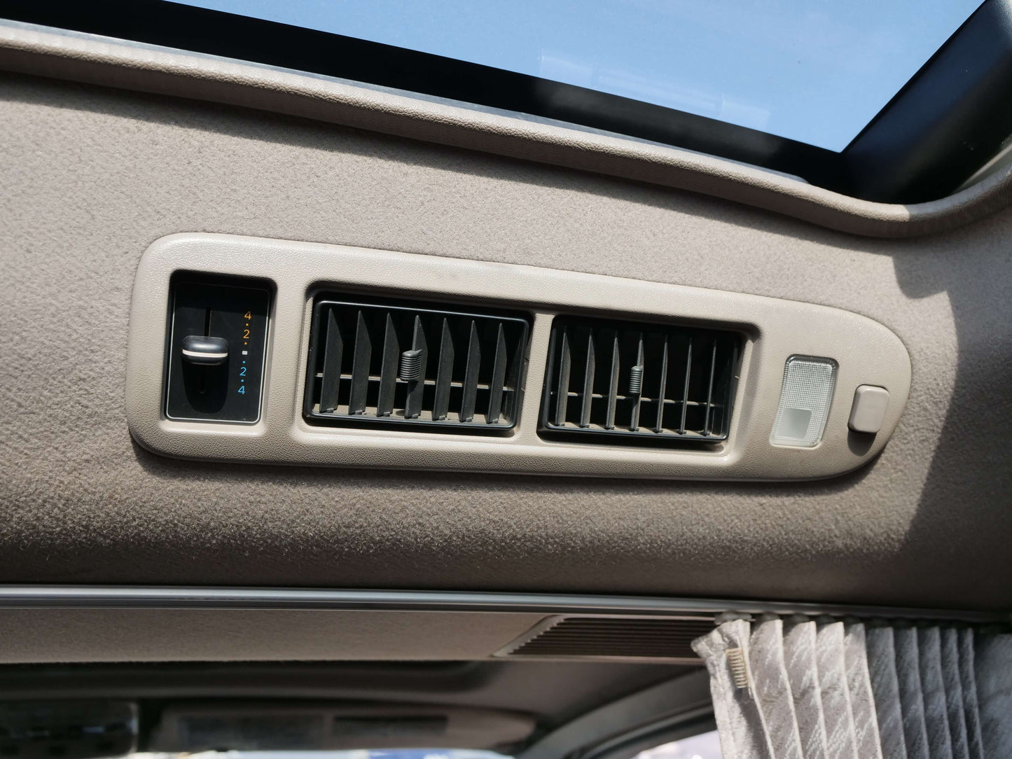 1996 TOYOTA HIACE SUPER CUSTOM 4WD DIESEL VAN