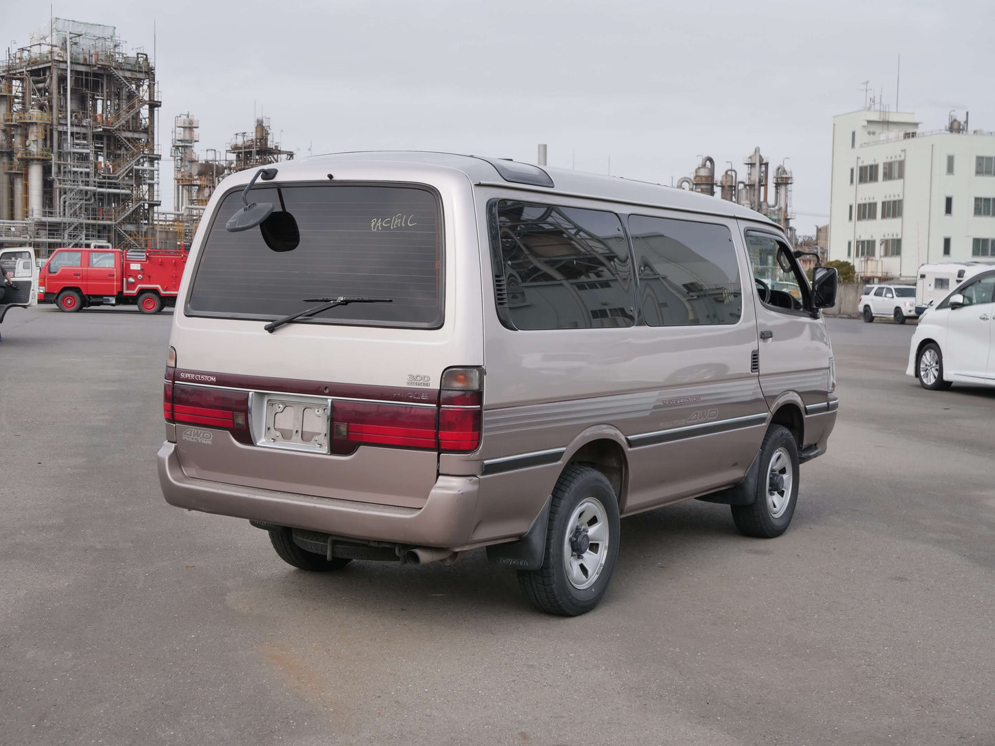 1995 TOYOTA HIACE SUPER CUSTOM 4WD VAN