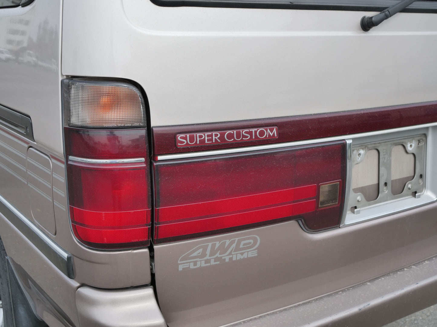 1995 TOYOTA HIACE SUPER CUSTOM 4WD VAN