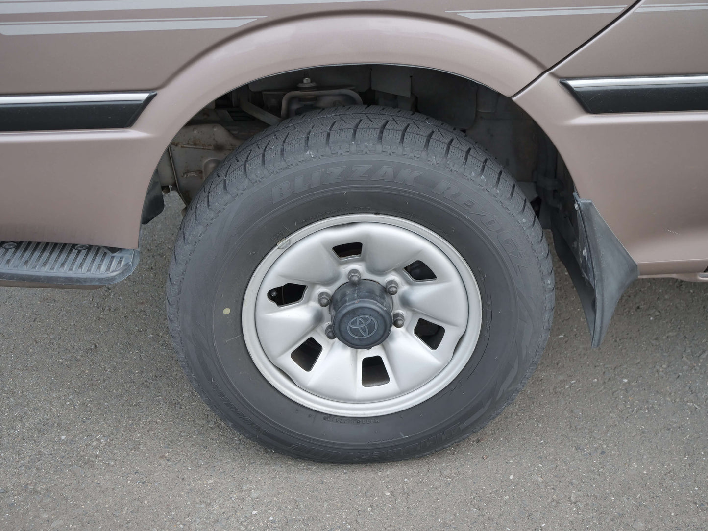 1995 TOYOTA HIACE SUPER CUSTOM 4WD VAN