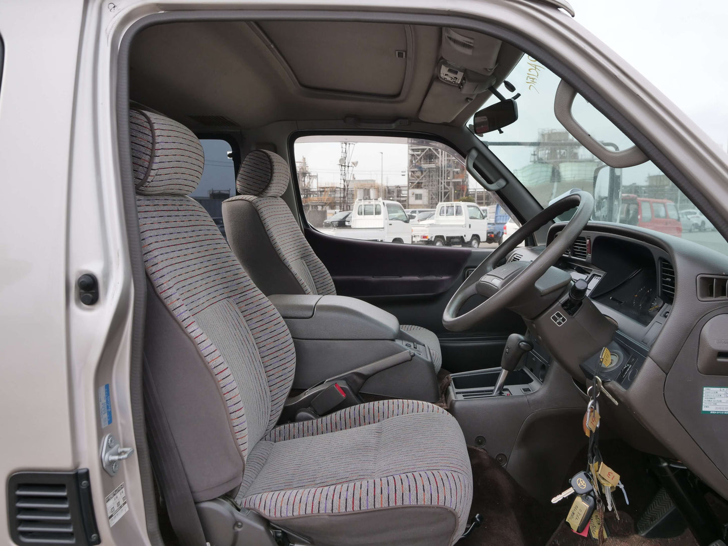 1995 TOYOTA HIACE SUPER CUSTOM 4WD VAN