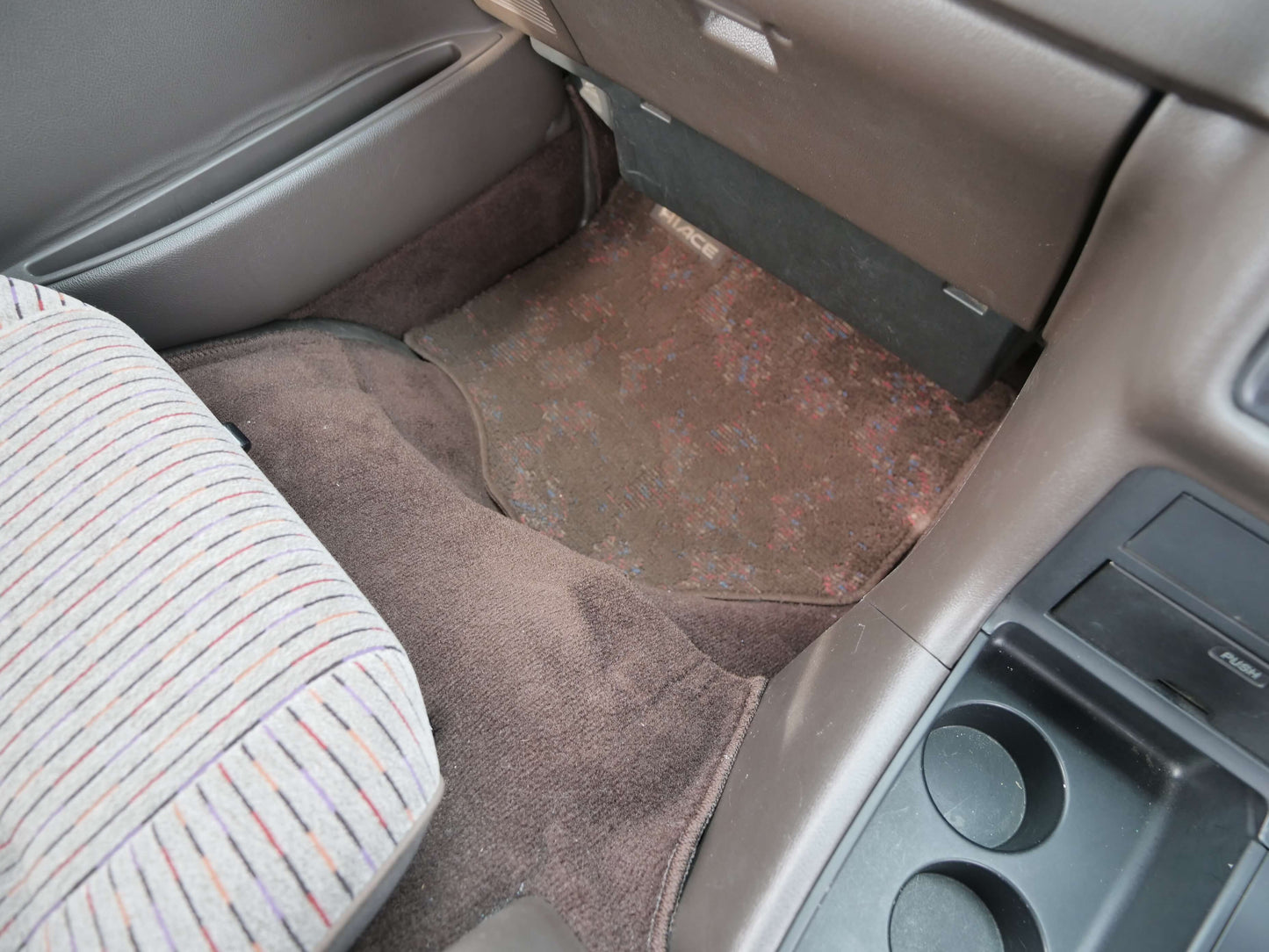 1995 TOYOTA HIACE SUPER CUSTOM 4WD VAN