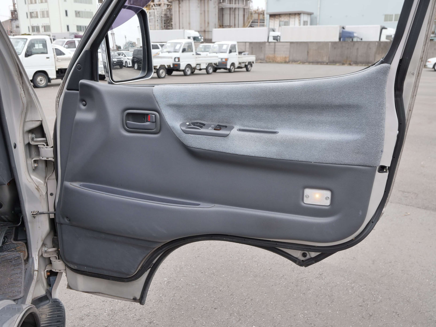 1999 TOYOTA HIACE Hi-ROOF 4wd Campervan
