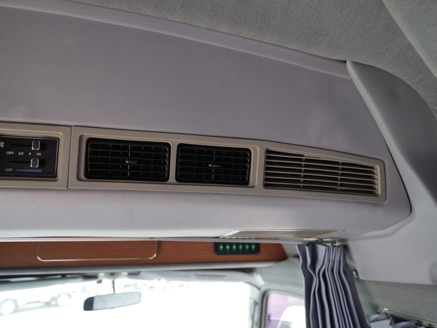 1999 TOYOTA HIACE Hi-ROOF 4wd Campervan