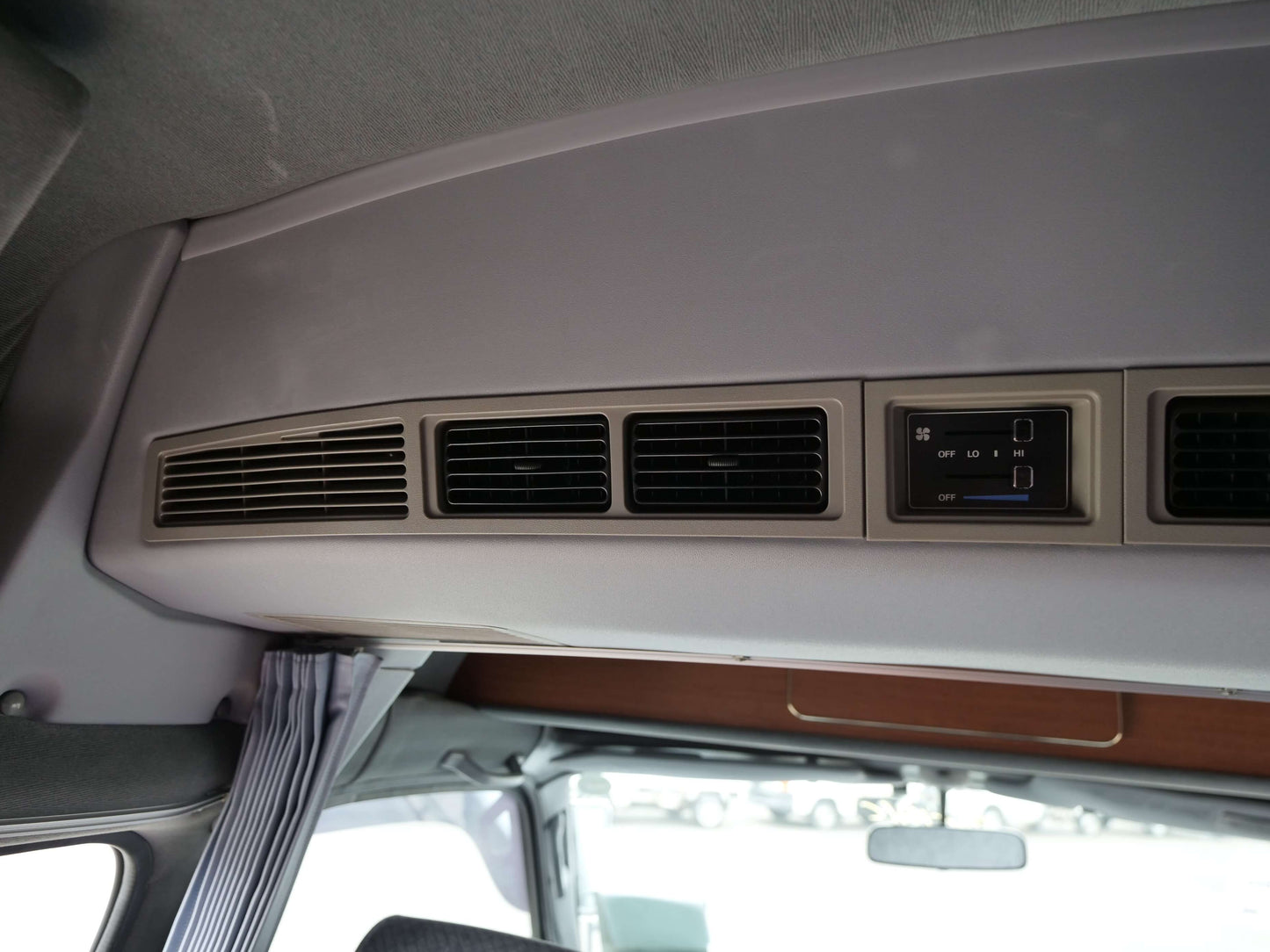 1999 TOYOTA HIACE Hi-ROOF 4wd Campervan