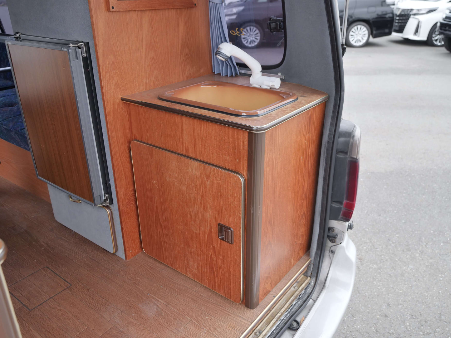 1999 TOYOTA HIACE Hi-ROOF 4wd Campervan