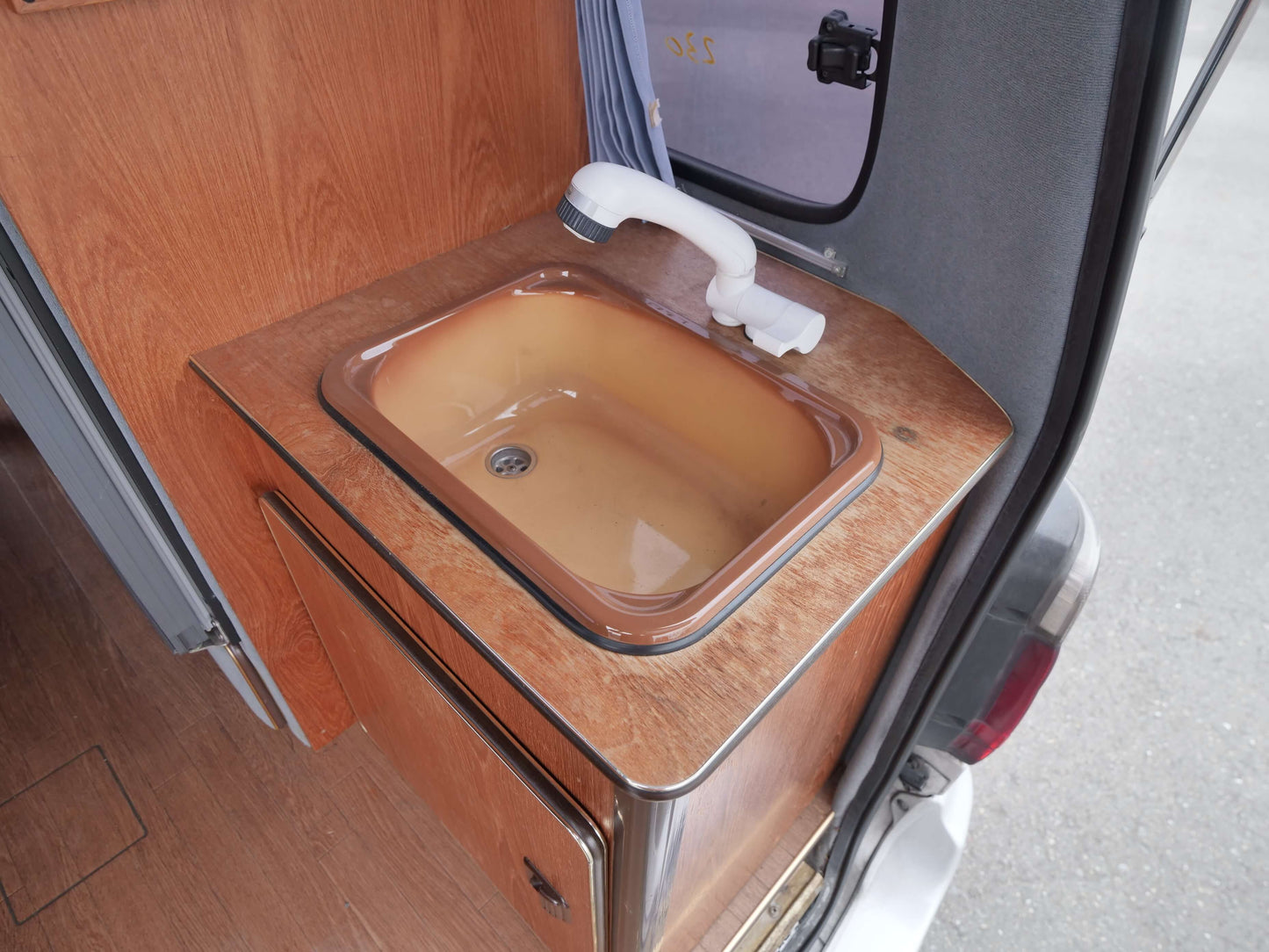 1999 TOYOTA HIACE Hi-ROOF 4wd Campervan