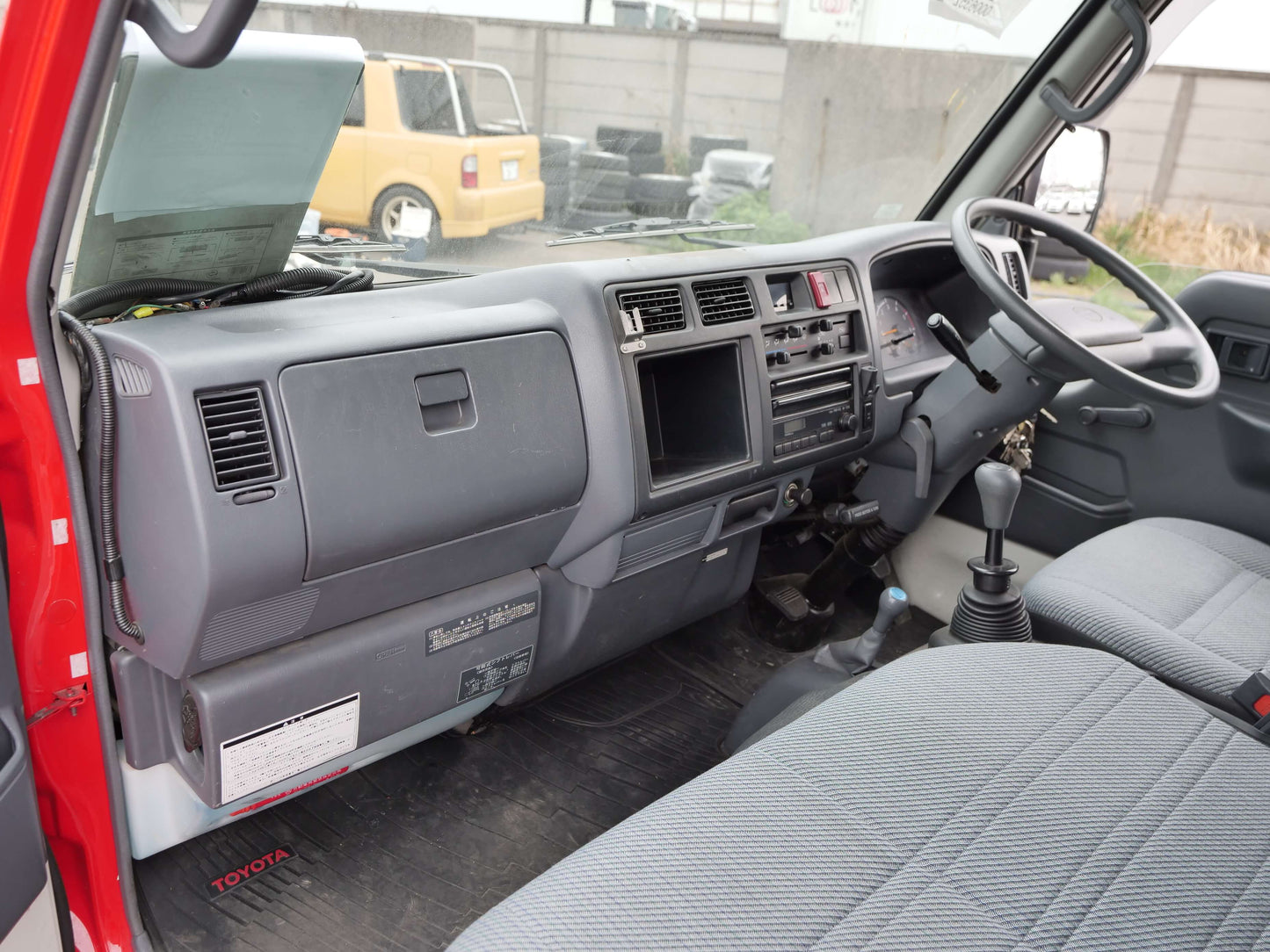 1998 TOYOTA Hiace 4wd Double Cab Diesel Fire Truck
