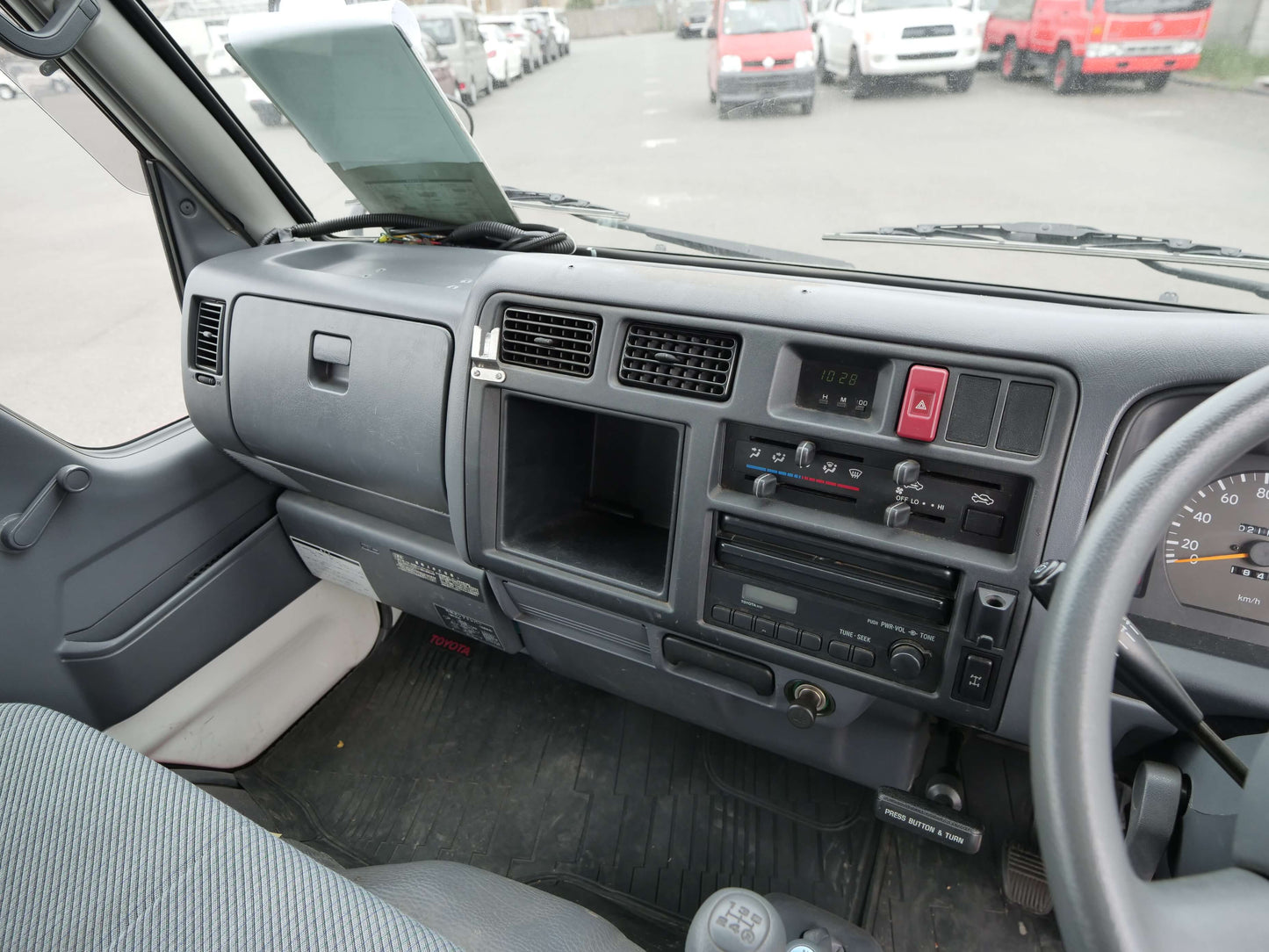 1998 TOYOTA Hiace 4wd Double Cab Diesel Fire Truck