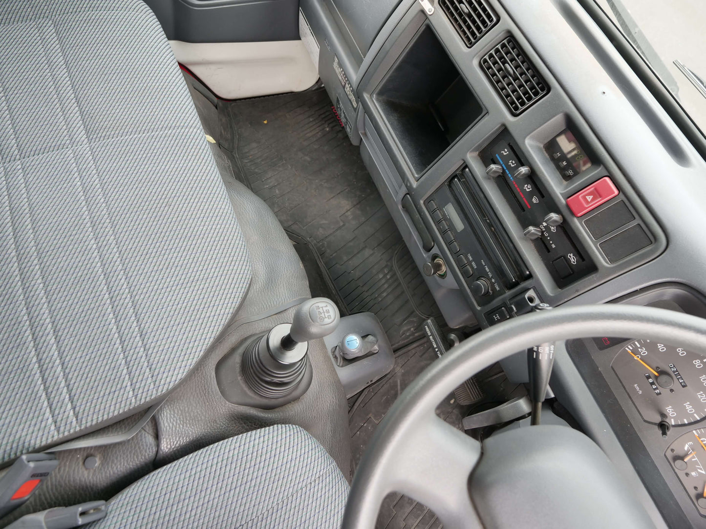 1998 TOYOTA Hiace 4wd Double Cab Diesel Fire Truck